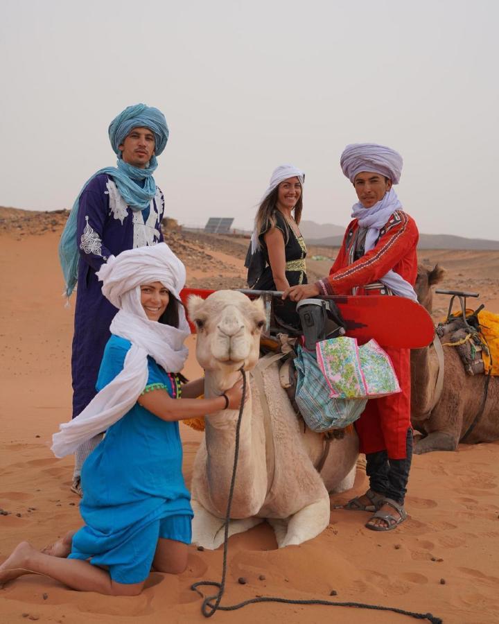 Готель Sahara Starlight Camp Мерзуга Екстер'єр фото