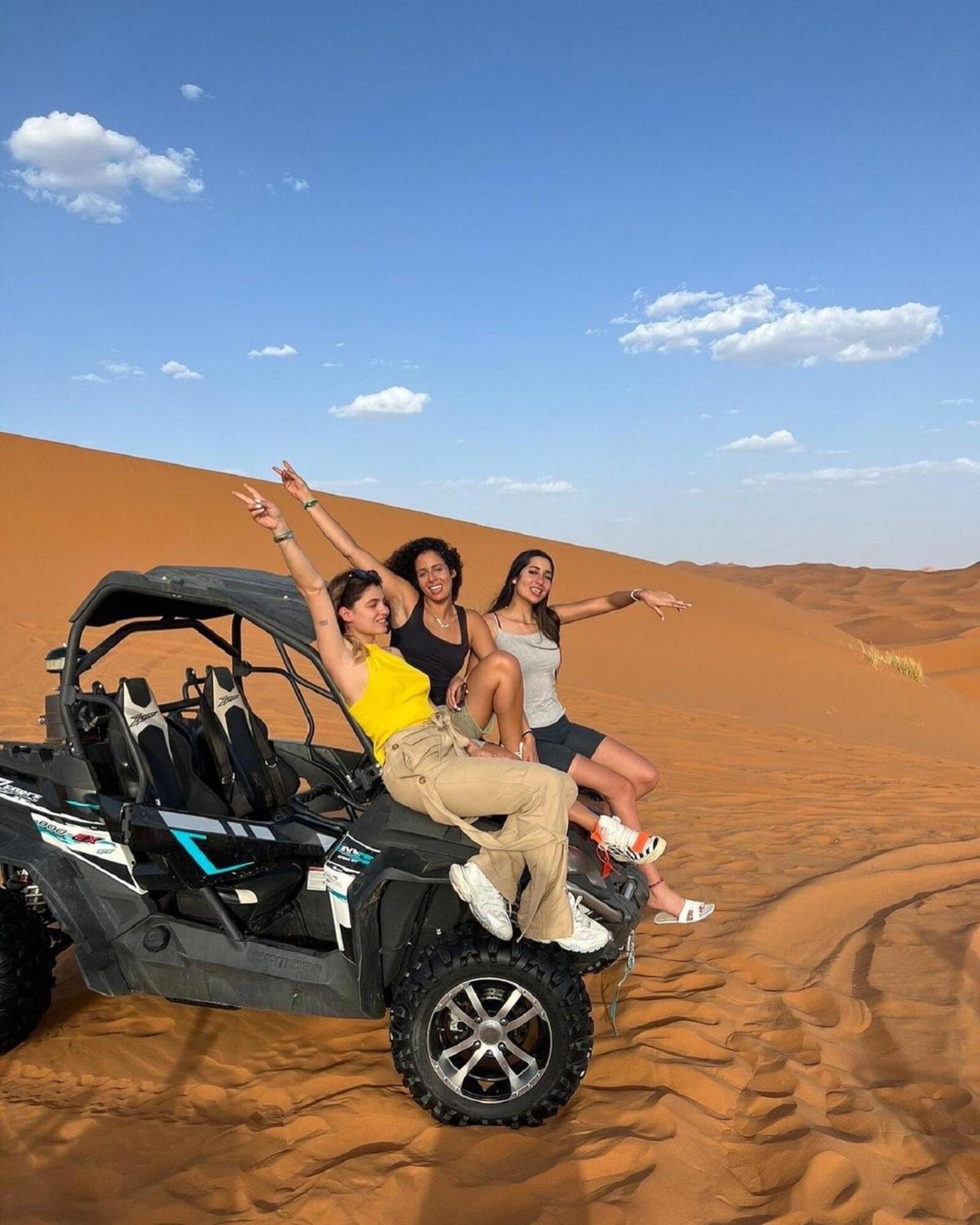 Готель Sahara Starlight Camp Мерзуга Екстер'єр фото