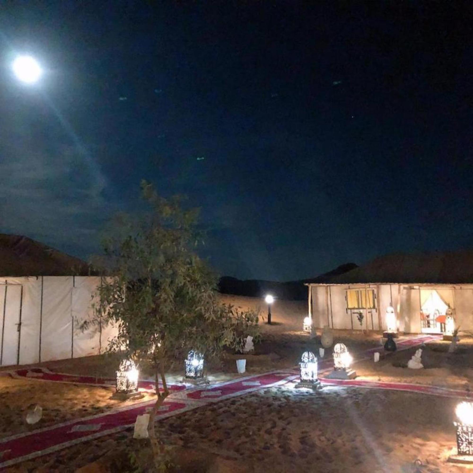 Готель Sahara Starlight Camp Мерзуга Екстер'єр фото